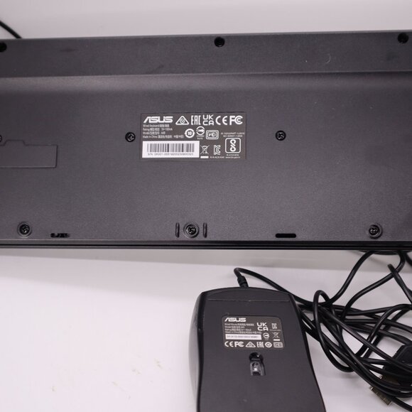 Asus wired keyboard and mouse used - Picture 7 of 10